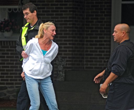 Padre en Massachusetts le dispara a sus dos hijos y se suicida