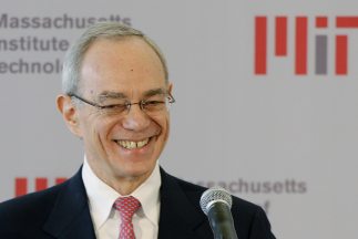 Un ingeniero venezolano, Rafael Reif, es el presidente de MIT