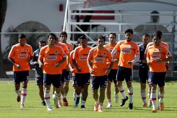 Se perfilan cambios de Chivas para enfrentar a Pumas