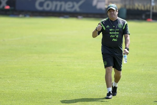 El Tri se concentró con nueve elementos