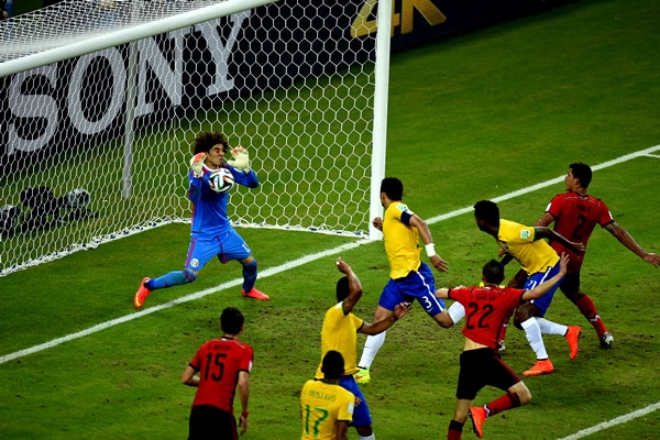 Gracias a Ochoa el Tri está cerca de Octavos