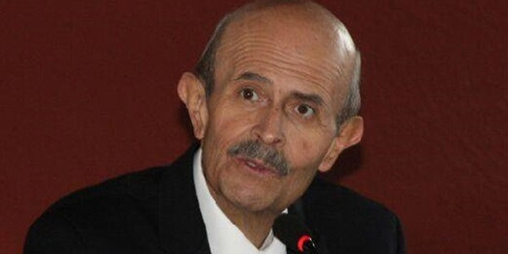 Fausto Vallejo se presentó en la PGR